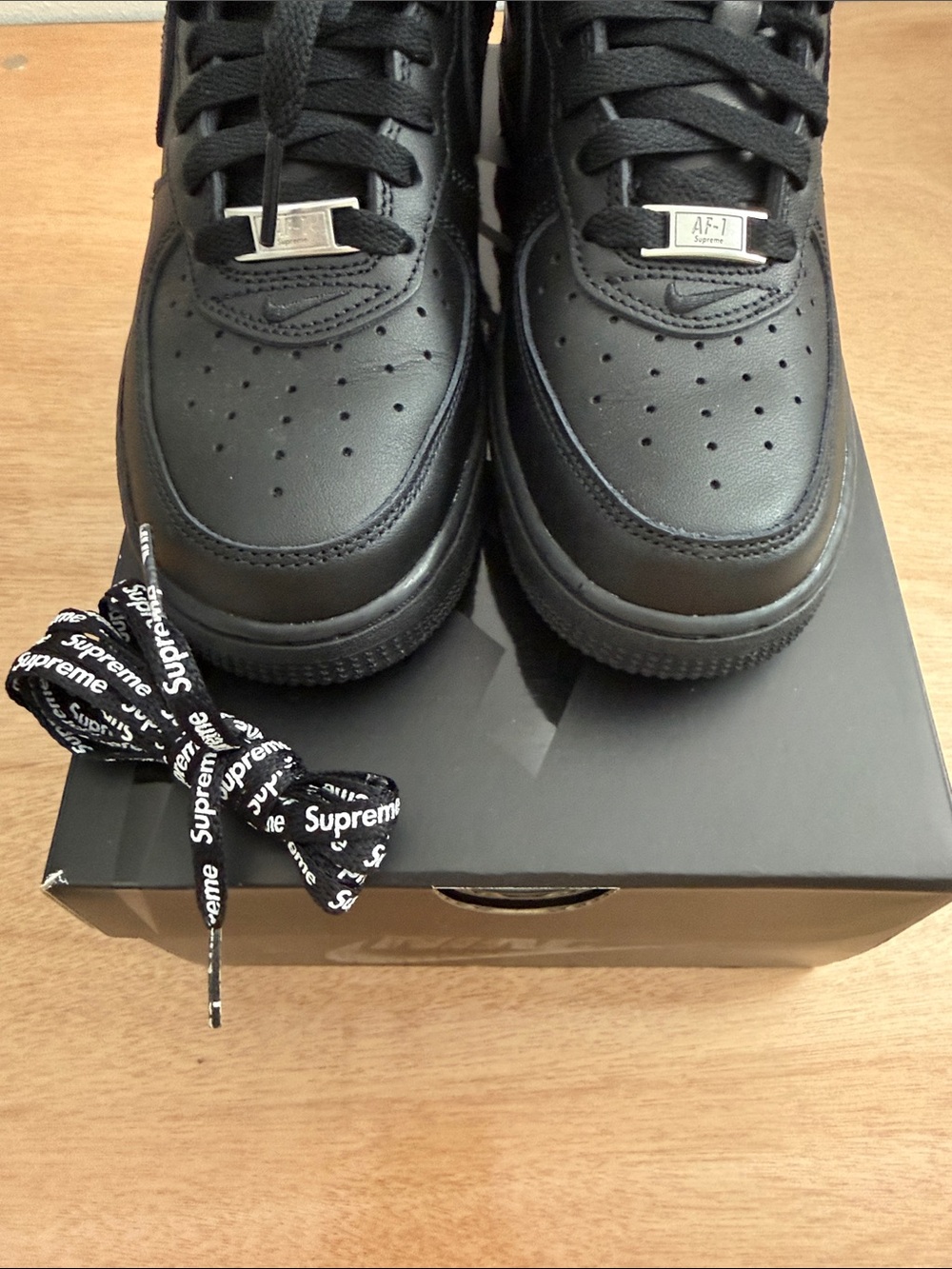 Supreme x Nike Air Force 1 Low Black Sneakers - Picture 9 of 14